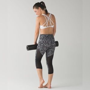 Lululemon Deep Breath Crop (21" ) Iced Wave White Black / Black Size 6